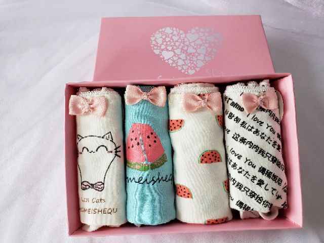 Quần chip, hộp 4 quần siêu xinh 😍 | BigBuy360 - bigbuy360.vn