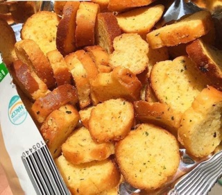 BÁNH MỲ BƠ TỎI HÀN QUỐC