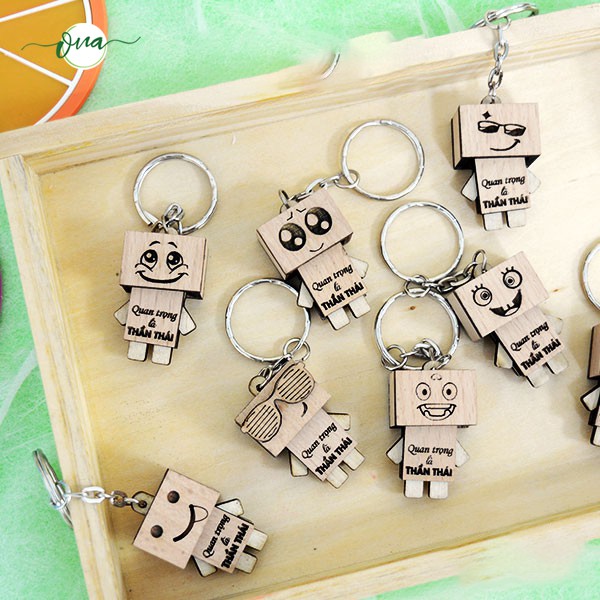 Móc khóa người gỗ