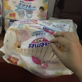 Thanh lí merries Jumbo M quần - Socshop