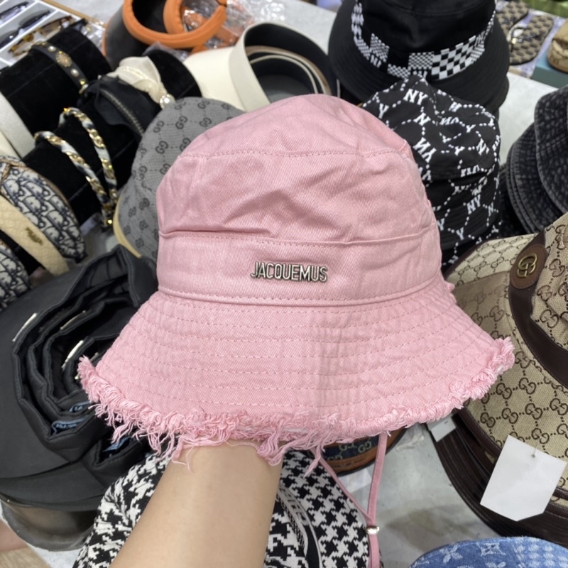 Mũ JACQUEMUS Bucket Tai Bèo