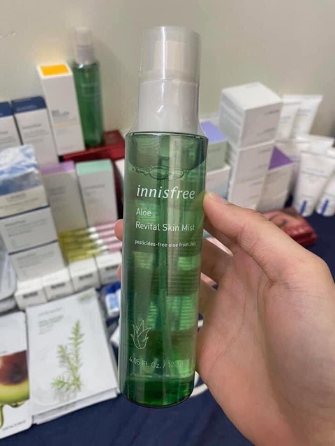 Xịt Khoáng Dưỡng Ẩm, Dịu Da Từ Nha Đam Innisfree Aloe Revital Skin Mist 120ml