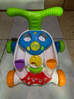Xe tập đi có nhạc