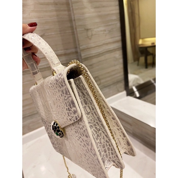 Túi xách Bvlgári da rắ nét từng chi tiết sz 22