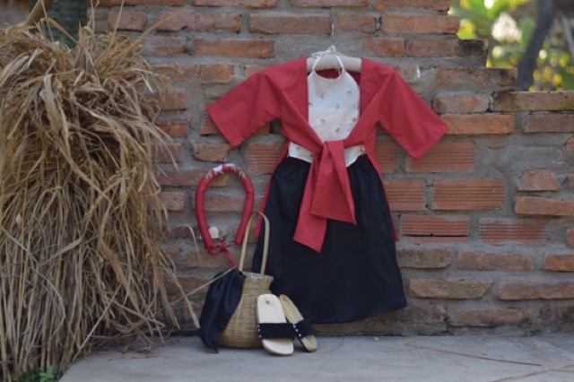 Áo tứ thân cho bé