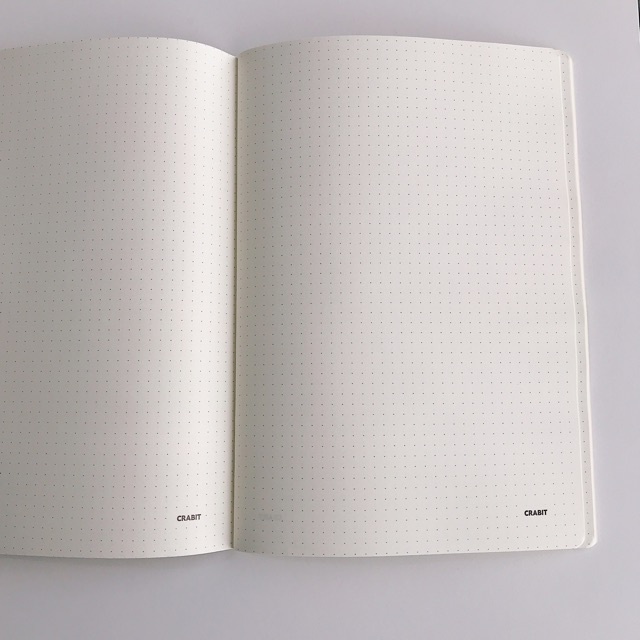 [Mã SKAMA8 giảm 8% tối đa 50K đơn 300K] Vở Crabit Dotted Notebook - Vở kẻ chấm bi - Xanh biển vàng (1618)