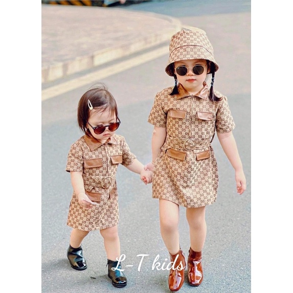 Set váy liền gu xì 2 màu kèm mũ cho bé gái