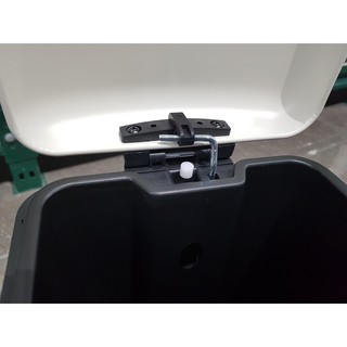 Thùng rác Lock&Lock hình chữ nhật 10 lít BYP121
