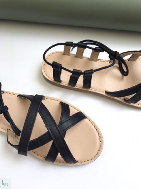 Giày sandal bệt quai chéo da bò tigish đế đúc phom nhỏ