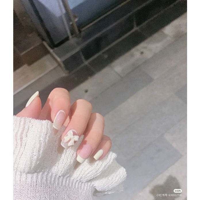 Móng up nailbox trắng