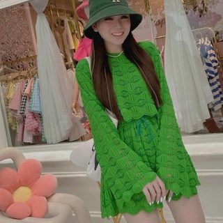 Set bộ áo croptop ren dài tay kèm quần short cực dể thương cho nàng năng động đi chơi đi biển dạo phố