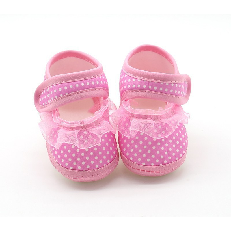 Giày cotton chấm bi cho bé gái tập đi