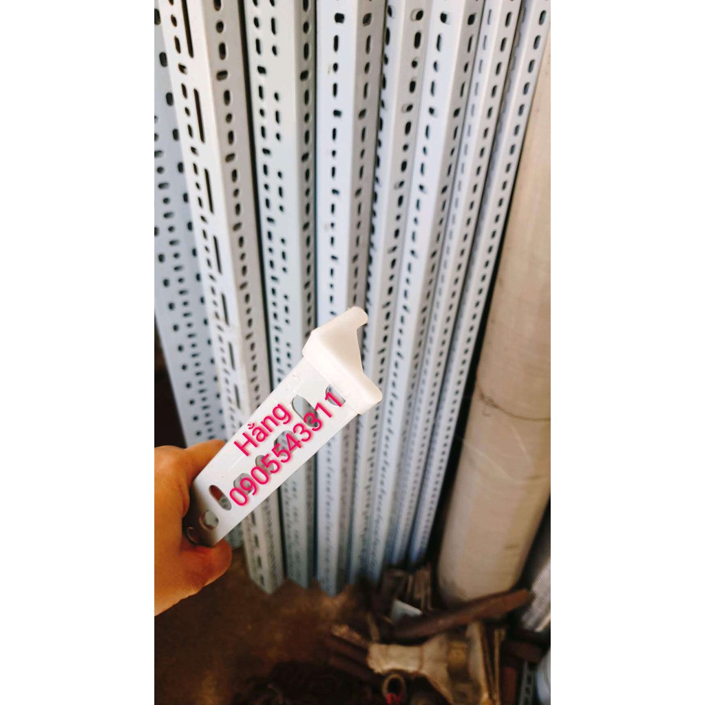 Chân đế nhựa V Lỗ V4 x 4