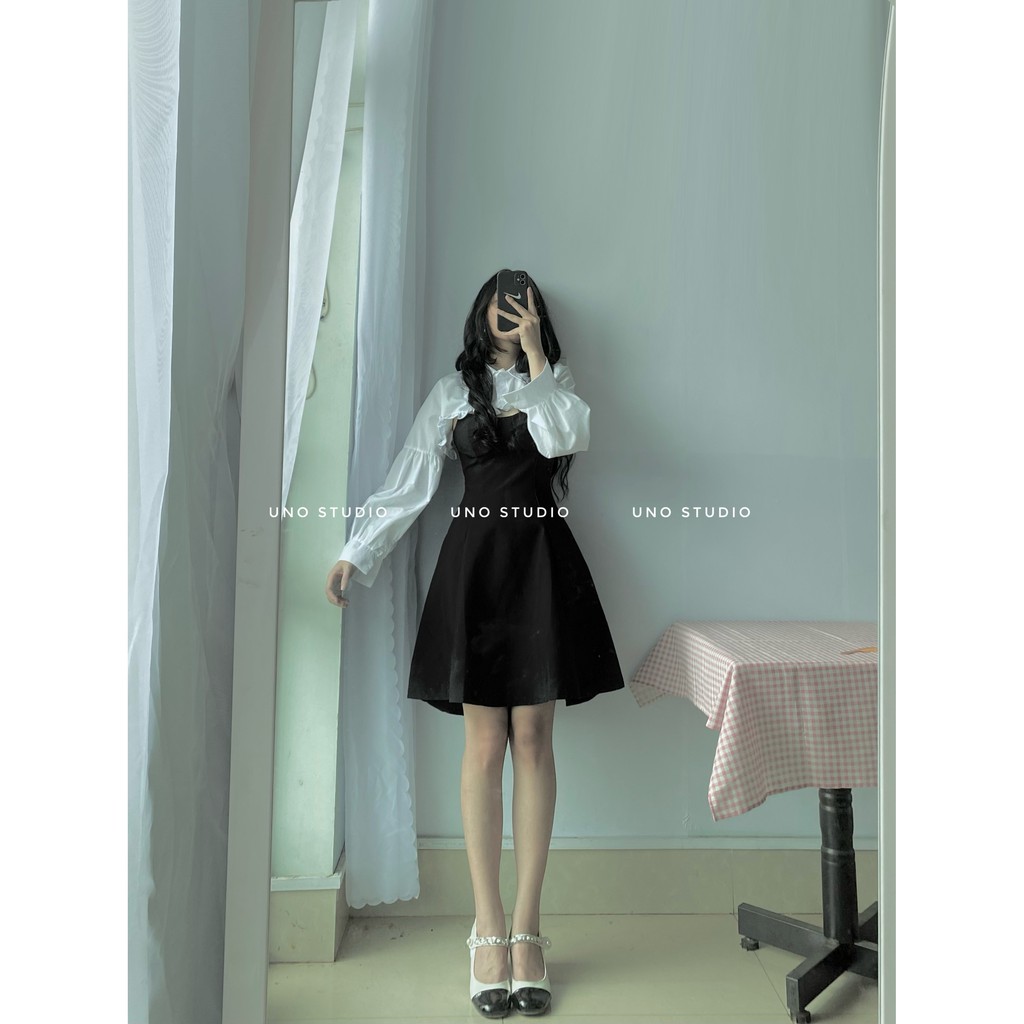 Set áo sơmi croptop trắng tay bồng kèm váy hai dây đen ảnh thật