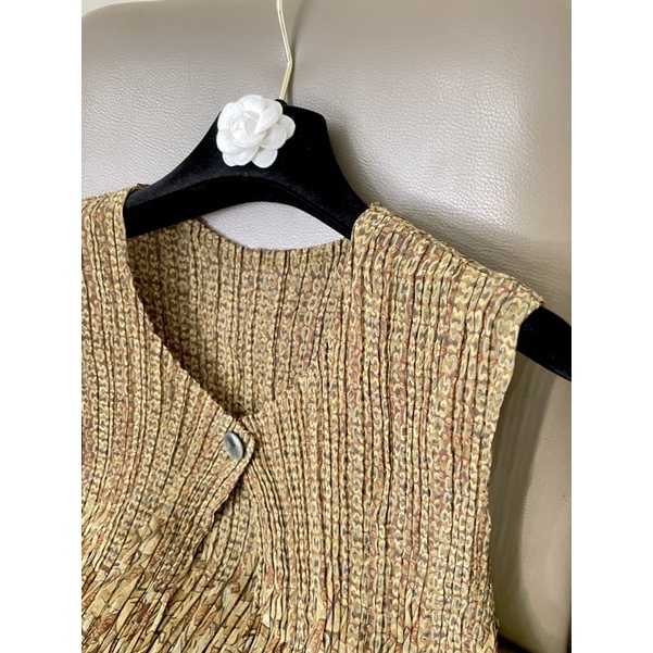 Áo gile pleated dập ly dáng ngắn