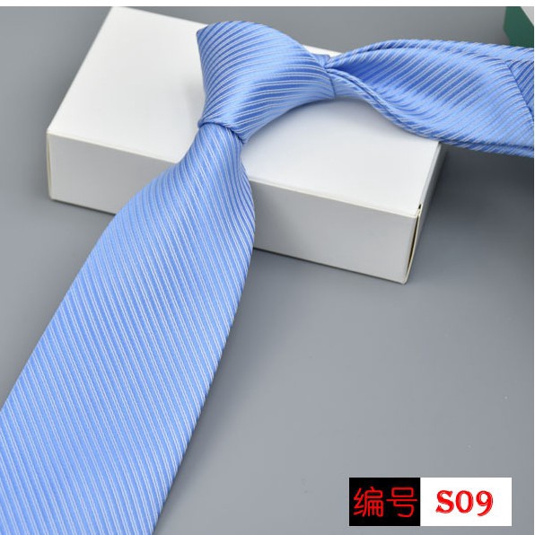 Cà vạt màu trơn cổ điển dành cho mọi giới tính