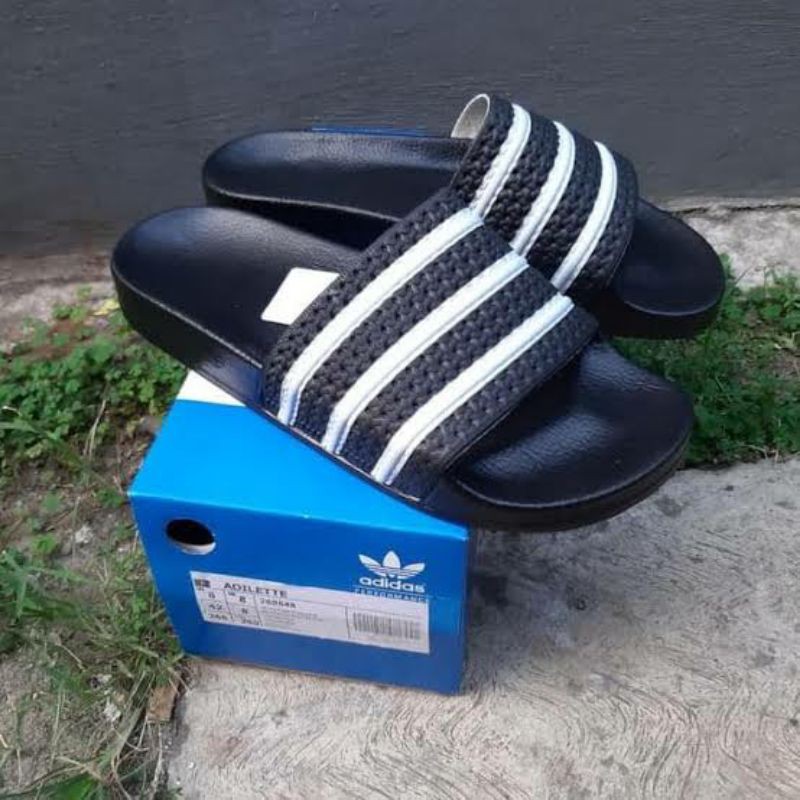 Giày Sandal Adidas Adilette Chính Hãng Cá Tính Trẻ Trung