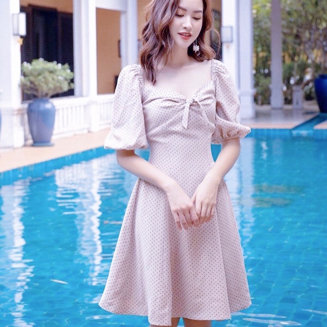 Đầm bi trắng cổ V (kèm hình thật)