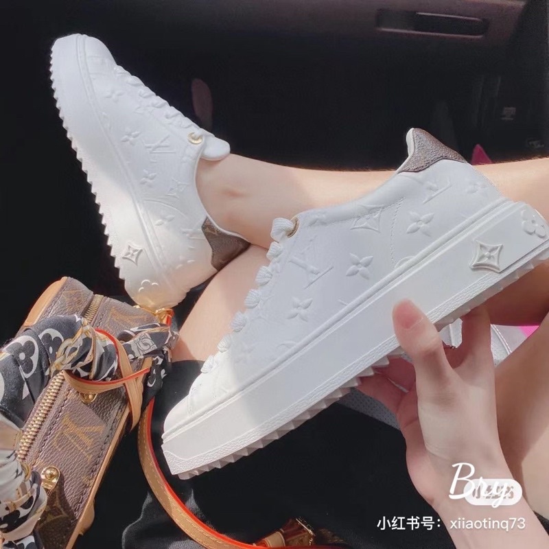 Giày thể thao LV dập nổi gót nâu