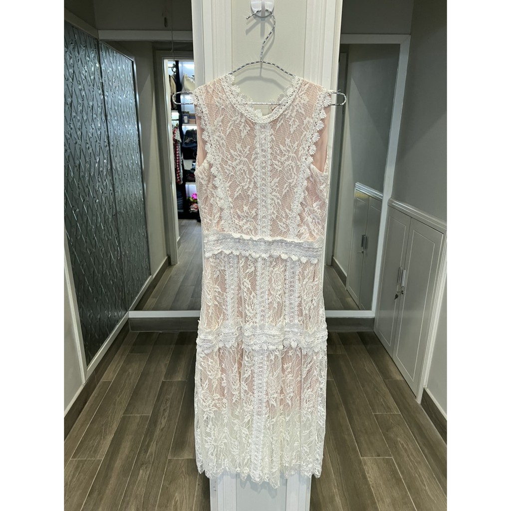 ĐẦM REN DỰ TIỆC