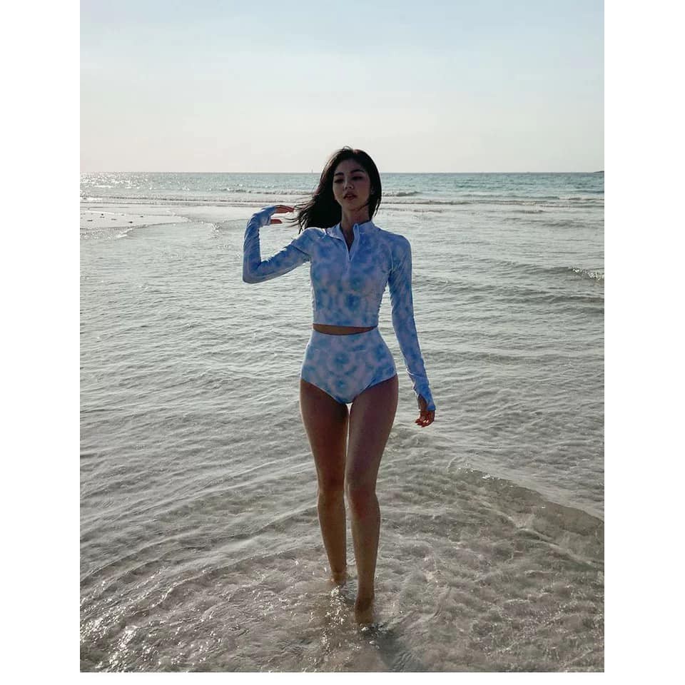 (Mẫu mới 2022 ) Bikini hoạt tiết loang xanh dương bầu trời hai mảnh, bộ bơi tay dài chống nắng kéo khóa xịn Hàn Quốc