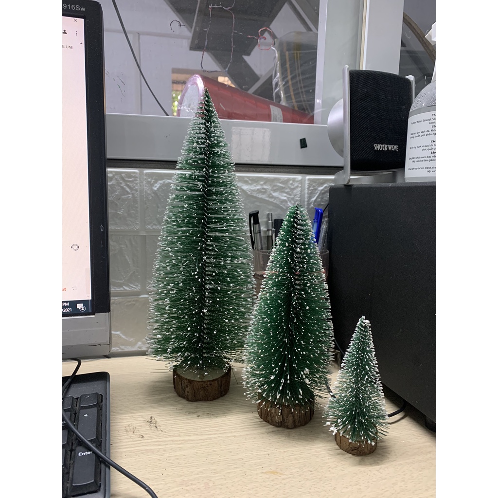 Cây thông mini để bàn trang trí noel