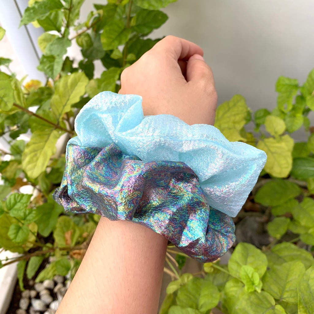 Cột tóc vải scrunchies màu trơn ánh nhũ