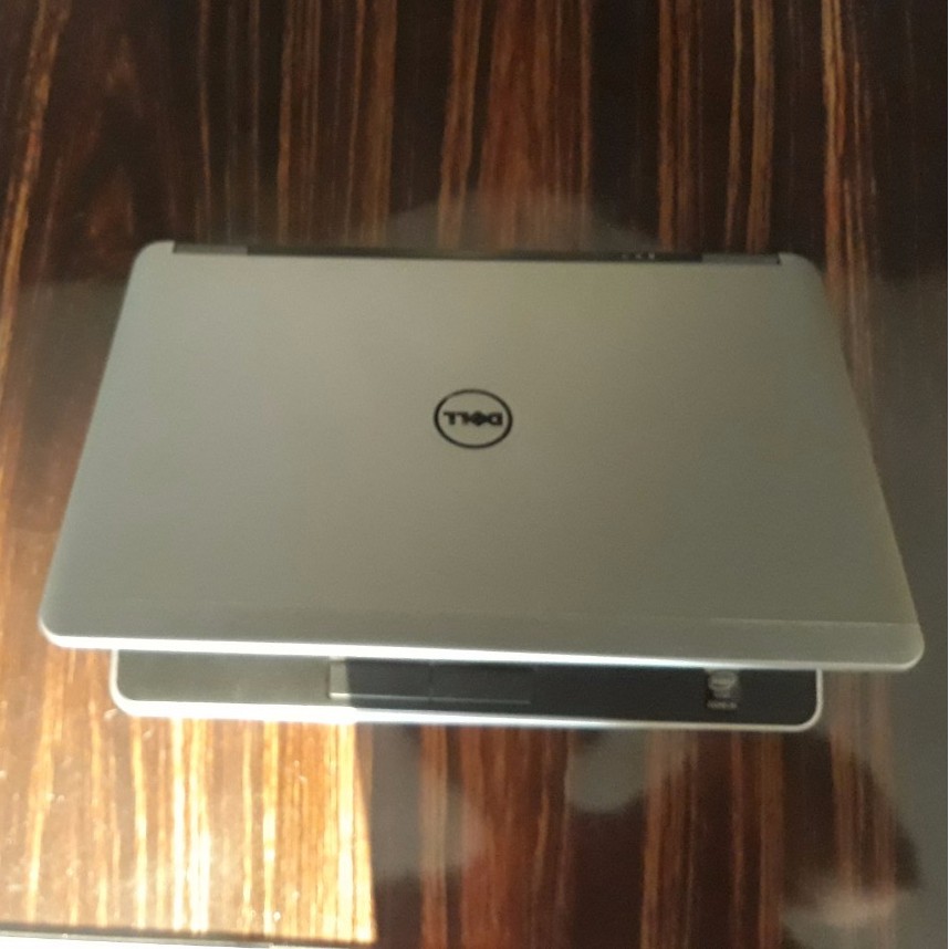 Laptop Dell 7240 I5 Nhỏ Gọn Hàng Xách Tay Như Mới