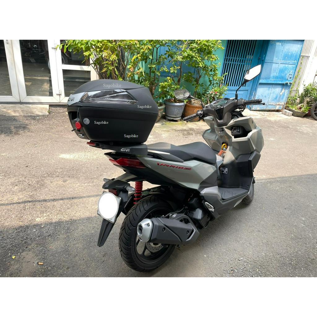 Thùng xe Vario 160, thùng givi B34NT lắp trên đế đệm M7MN-S có đèn stop xịn xò, hàng givi chính hãng, bảo hành 2 năm