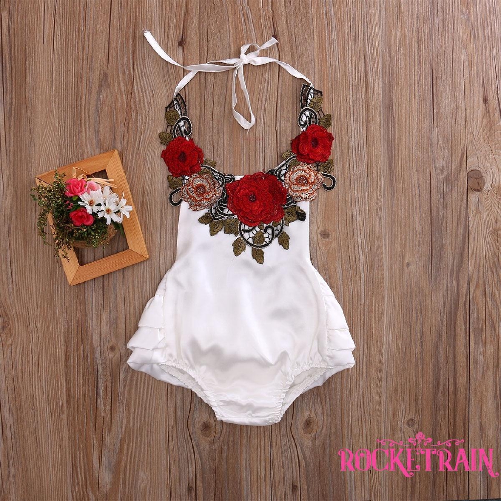 Bộ jumpsuit hoa hở lưng dễ thương cho bé gái