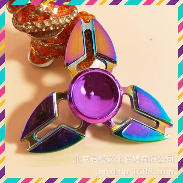 Con quay đồ chơi spinner,siêu độc đáo với nhiều kiểu dáng
