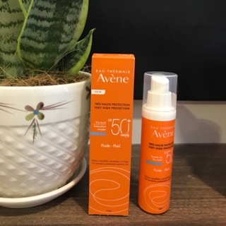 Kem chống nắng bảo vệ da hỗn hợp nhạy cảm Protection Emulsion SPF50+ 50ml Avene