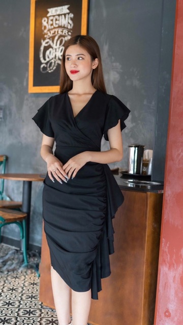 Đầm nữ cổ V tay rũ bèo