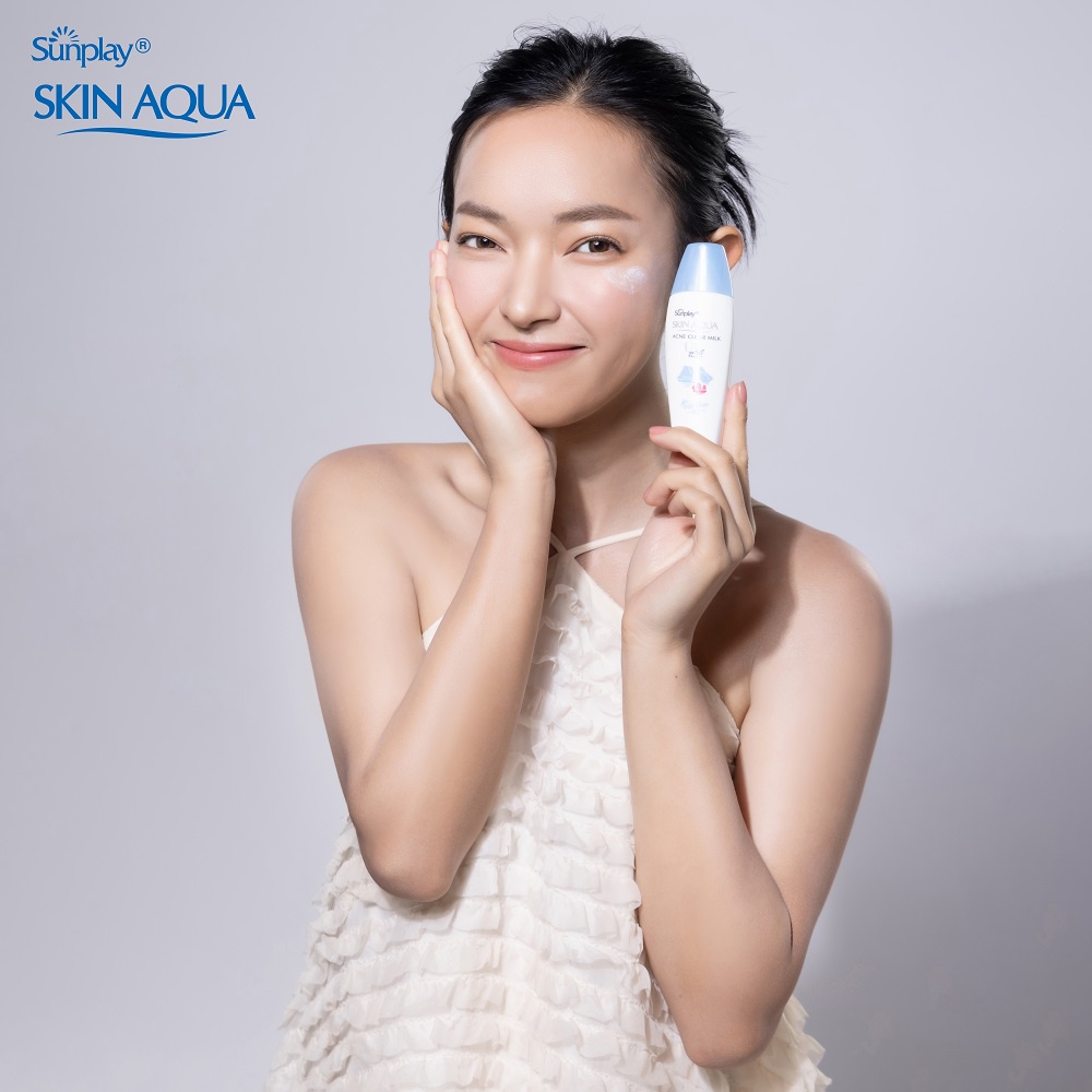 Sữa chống nắng dưỡng da ngừa mụn Sunplay Skin Aqua Acne Clear SPF 50+ PA++++ 25g