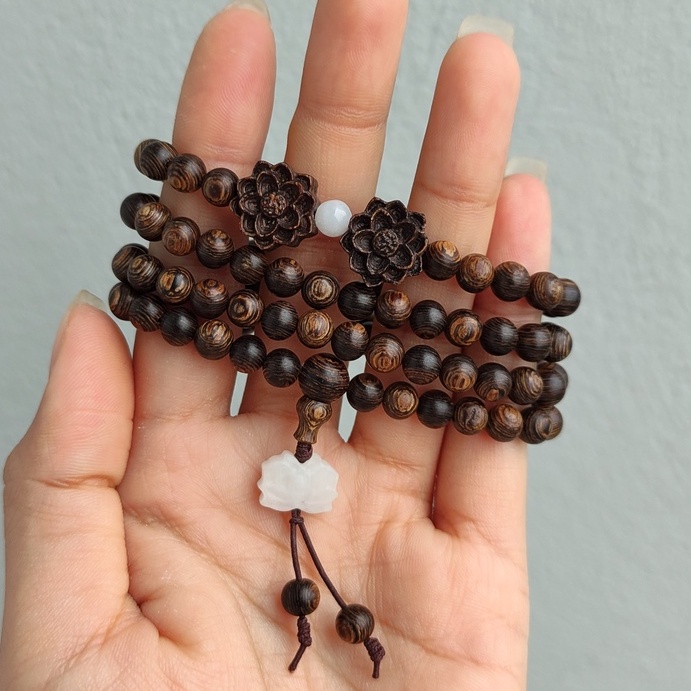 Vòng Tay Trầm Hương Sánh Chìm Chuỗi 108 Hạt Size 6 Li Mix Hoa Sen Bình An May Mắn - Tuệ Lâm
