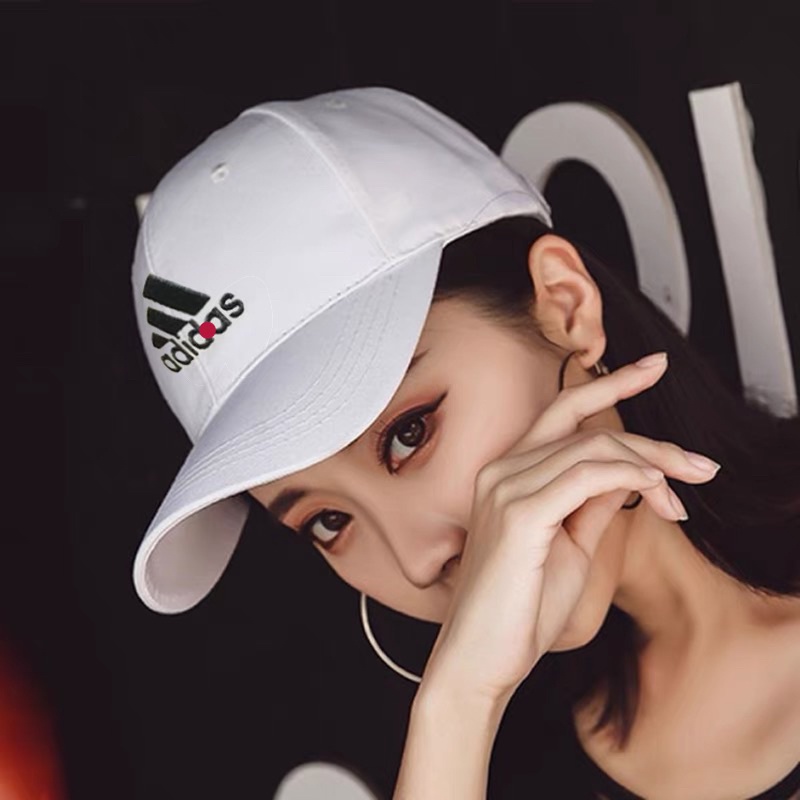 Mũ lưỡi trai trắng basic