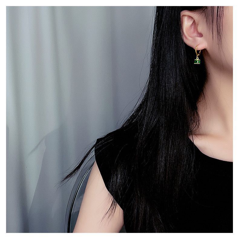Khuyên tai đính đá zircon màu ngọc lục bảo thời trang