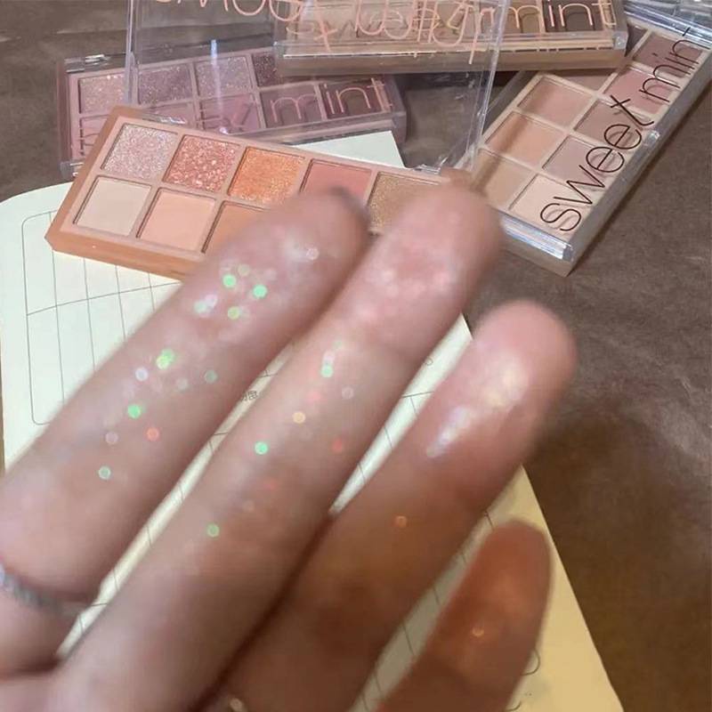 [Hàng mới về] Bảng phấn mắt 10 màu bạc hà ngọt ngào