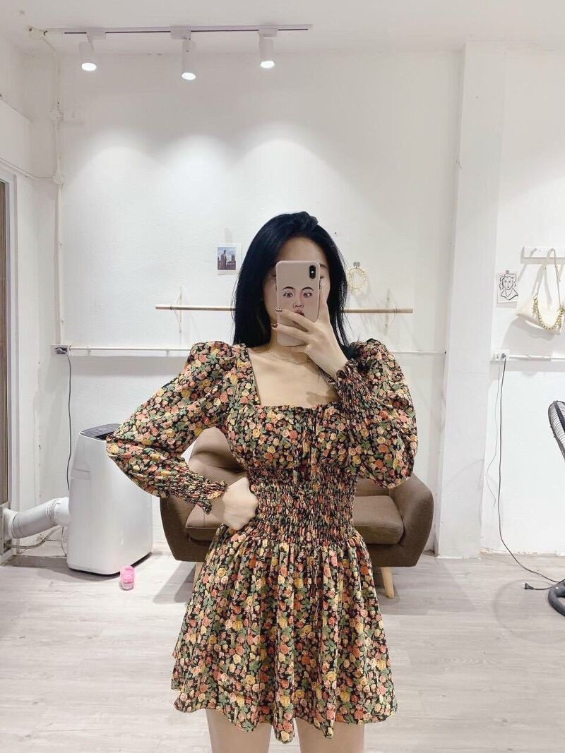 Váy hoa bo chun eo cổ vuông sexy dáng ngắn nhiều màu | BigBuy360 - bigbuy360.vn