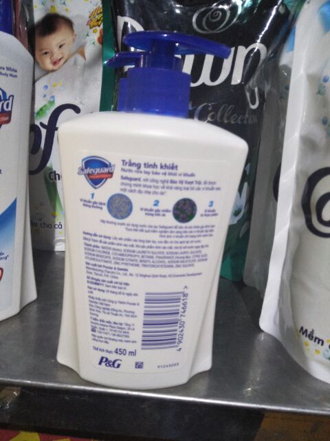 Nước rửa tay safeguard trắng tinh khiết 450ml loại bỏ 99,9% vi khuẩn.