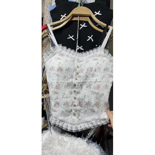 Áo 2s 2 dây ren hoa nhí mix khuy ngọc