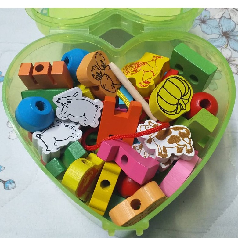 Xâu hạt gỗ hộp trái tim