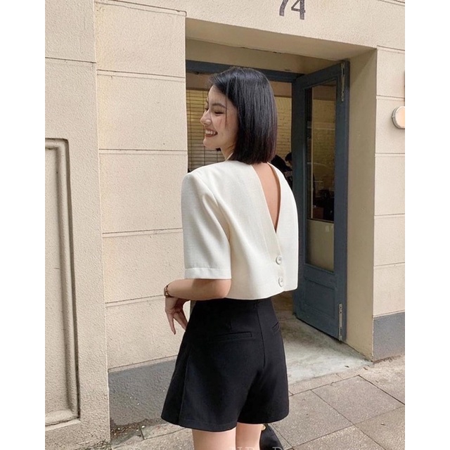 Áo vest trắng/ đen hở lưng công sở nữ thiết kế có đệm độn cầu vai form xuông rộng chất đẹp