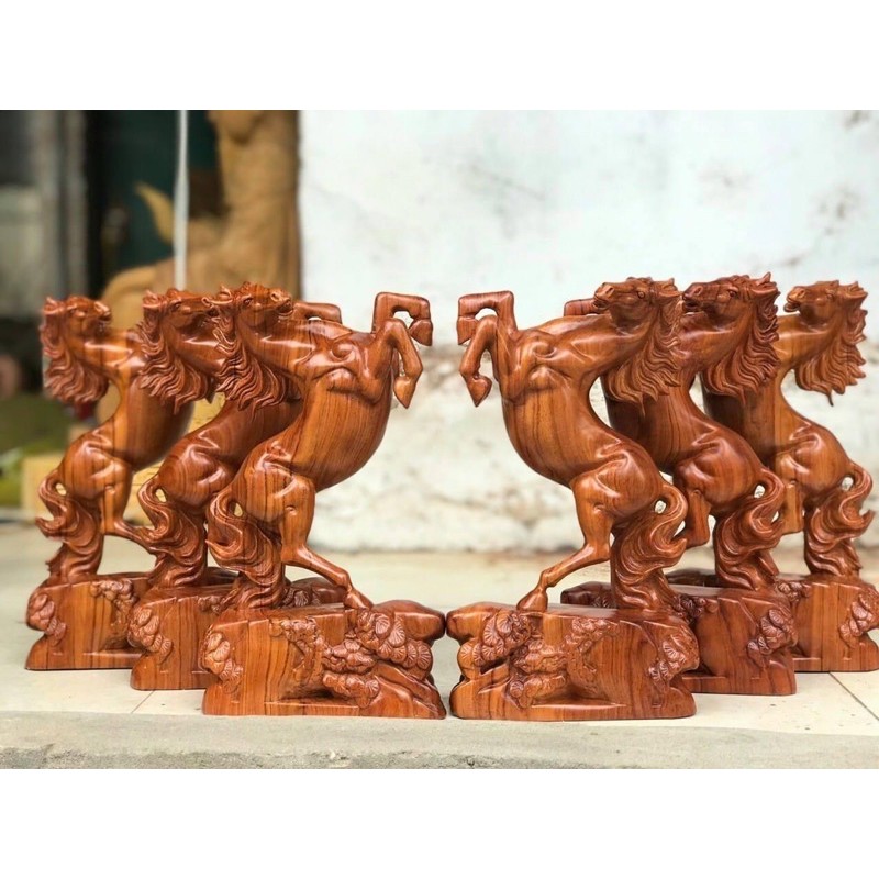 ngựa gỗ hương cao 30,40 liền khối siêu nét