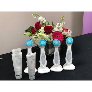 MÁY RỬA MẶT TÁI TẠO COLLAGEN LUMISPA
