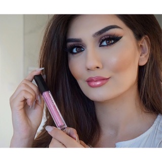 Son bóng Huda Beauty Lip Strobe