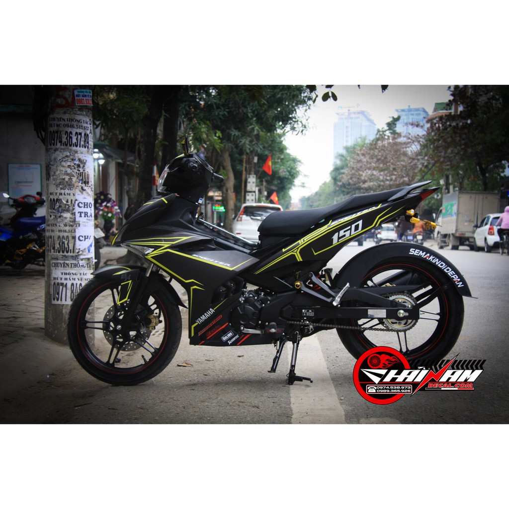Tem trùm nhám nền đen chỉ vàng   cho Exciter 150