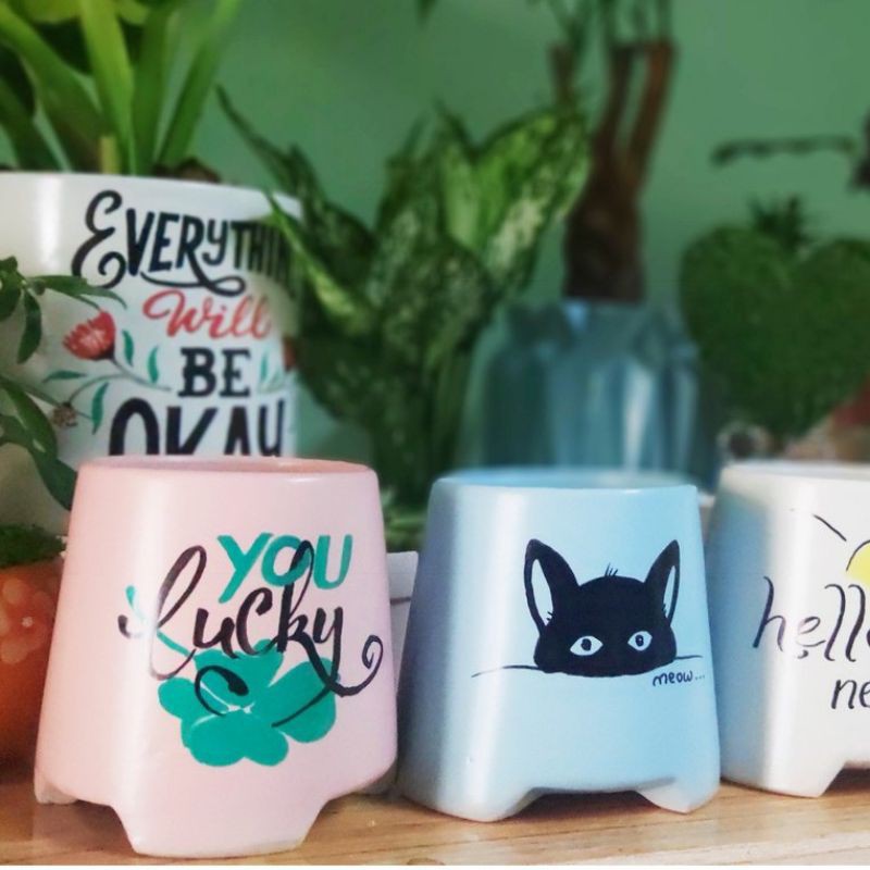 Chậu trồng cây để bàn, xương rồng, cẩm nhung ,gốm sứ Bát Tràng cao cấp - Chậu sứ trụ 3 chân cao