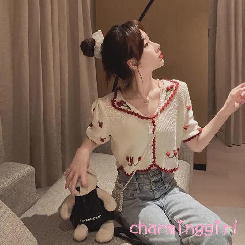 QAQ-Women´s V-neck Short Knitwear Leisure Style Three-dimensional Flower Pattern Puff Short Sleeve Single-breasted