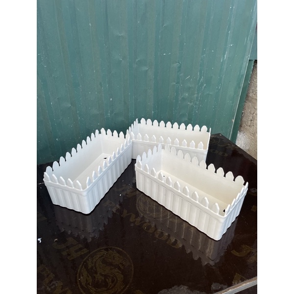 Chậu nhựa hình hàng rào (RÀO TRE) trồng cây, trồng hoa siêu xinh, hàng sẵn ạ